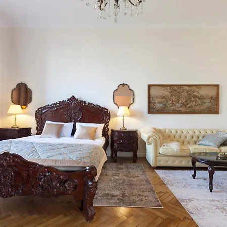 Luxovski Apartman Lviv
