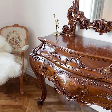 Luxovski Apartment *