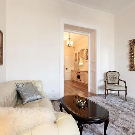 Apartment Luxovski