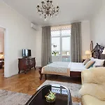 Luxovski